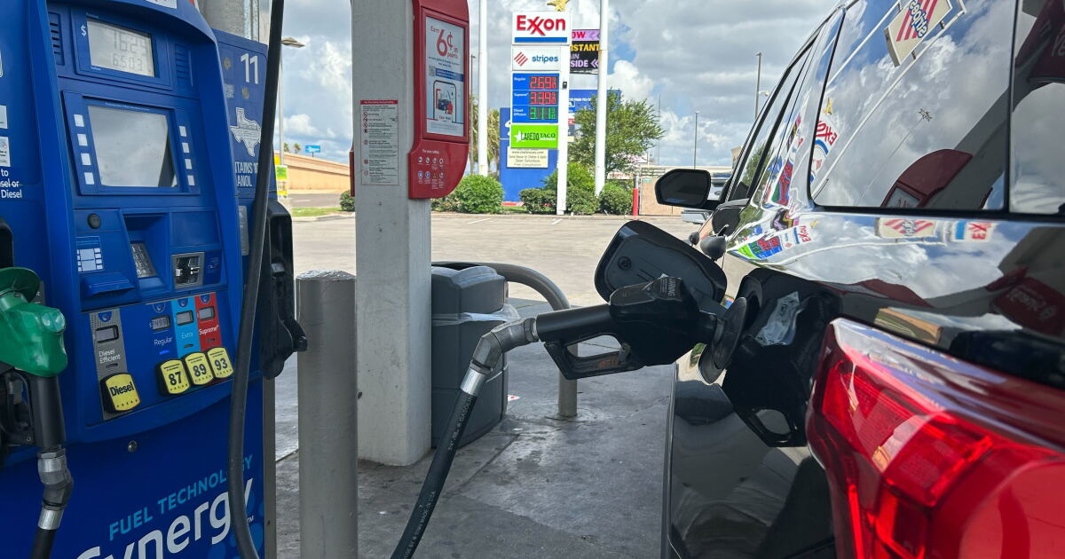 Texas gas prices drop ahead of holiday weekend