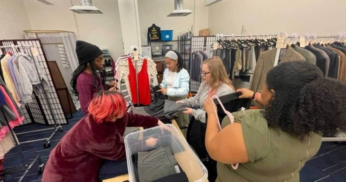 How thrifting can help you save money and the environment - Vimarsana News