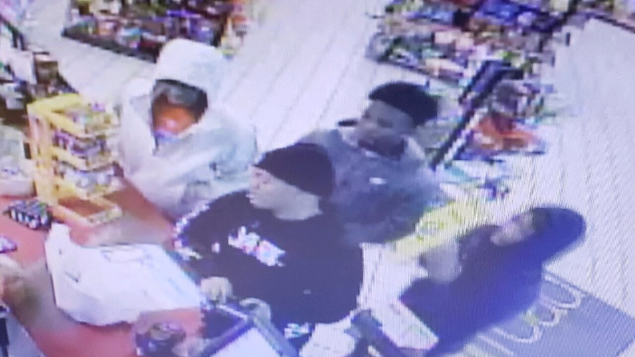 Police searching for 4 juvenile escapees, 2 of them accused murderers