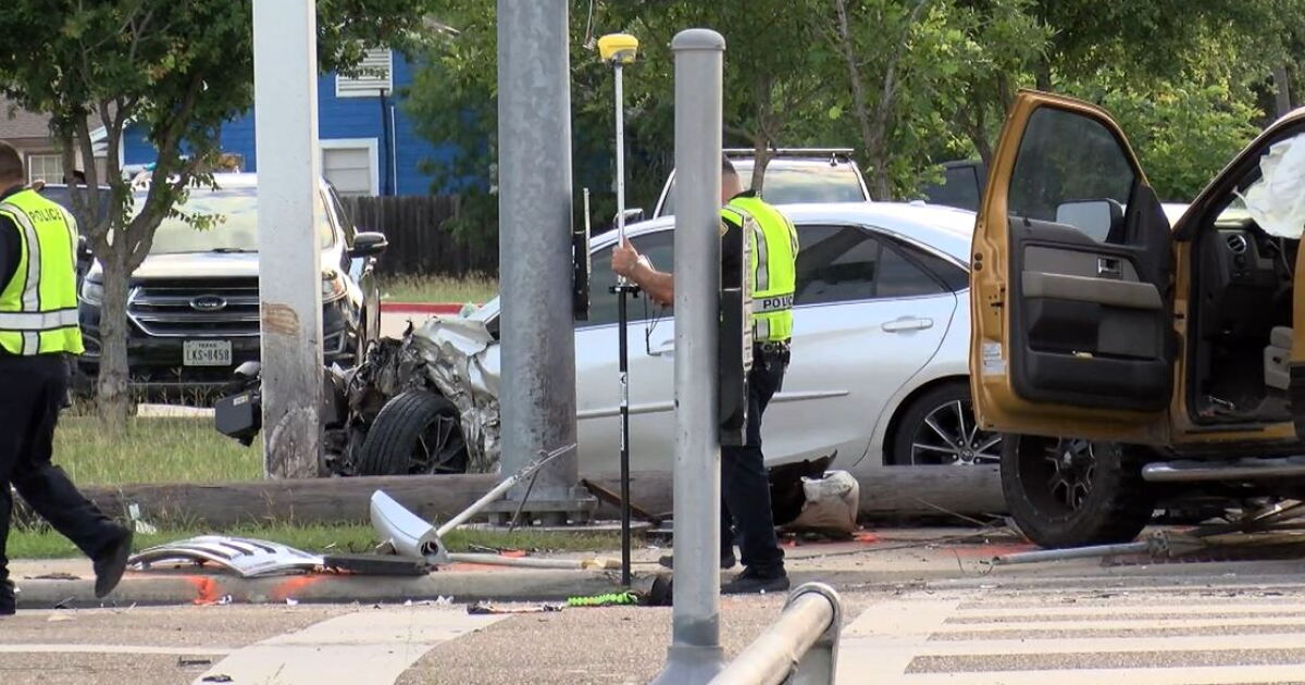 Four juveniles arrested after high-speed chase ends in crash