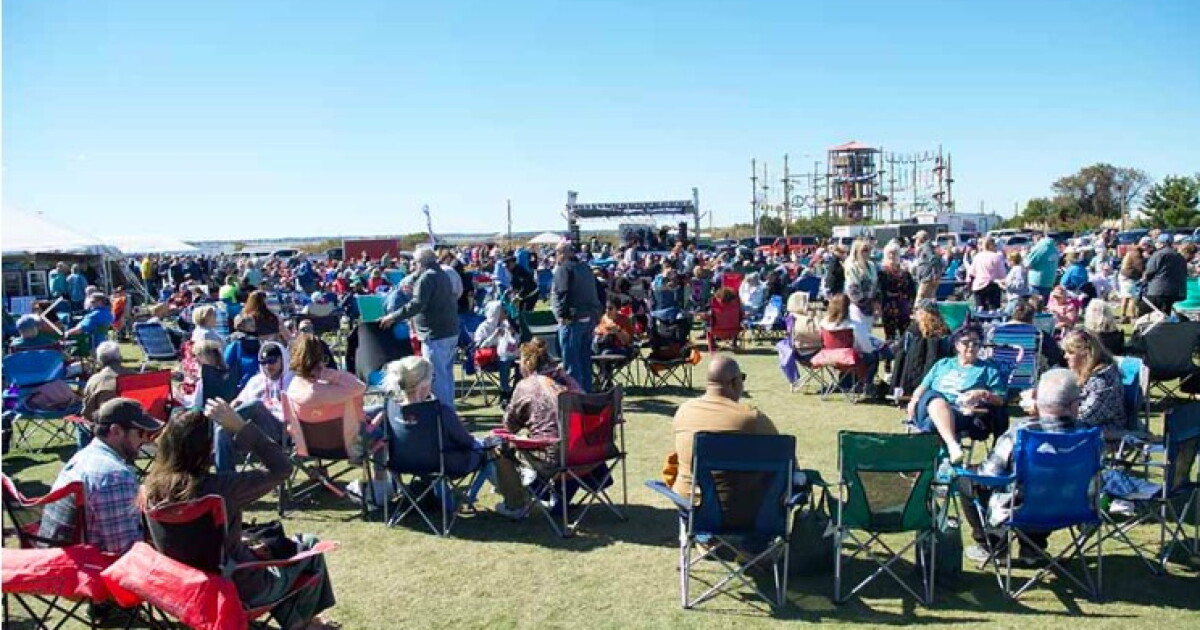 Perfect weather greets Outer Banks Seafood Festival - Vimarsana News