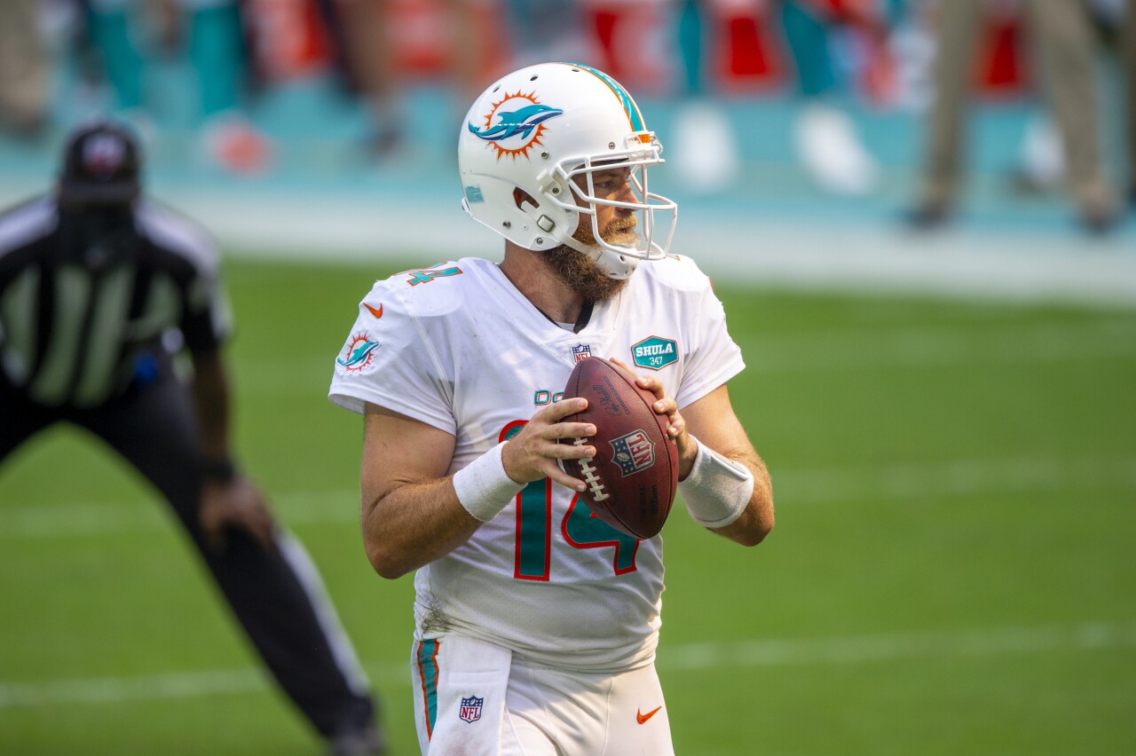 Miami Dolphins QB Ryan Fitzpatrick prepares to throw vs Buffalo Bills in 2020