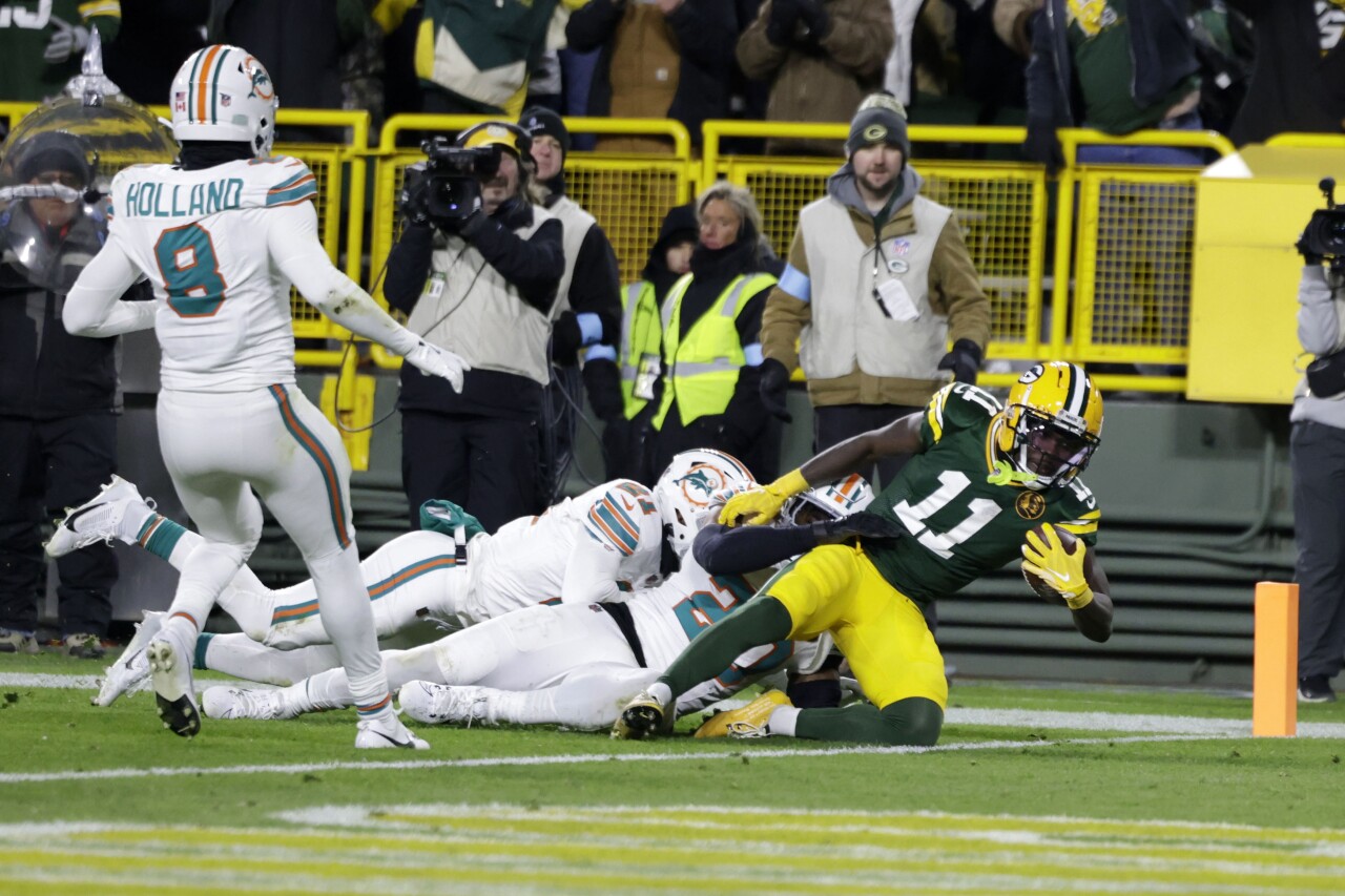 Dolphins Packers Football