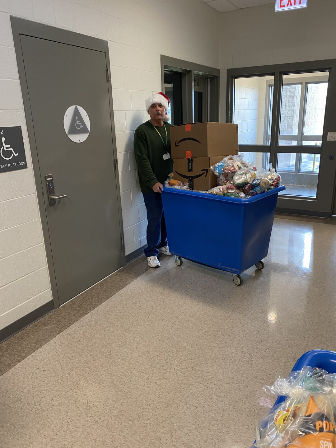 22-115 Cart Full of Gift Bags_.jpg