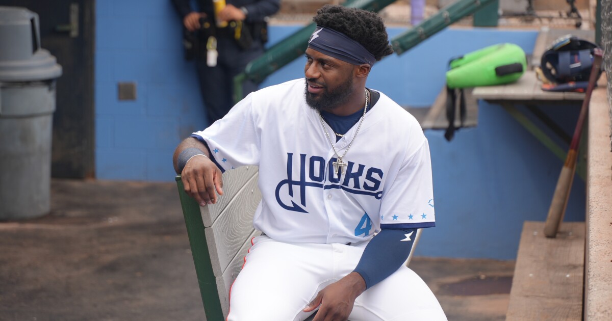 Hooks take down RockHounds, Texas League South's leader, 5-2 in game 1