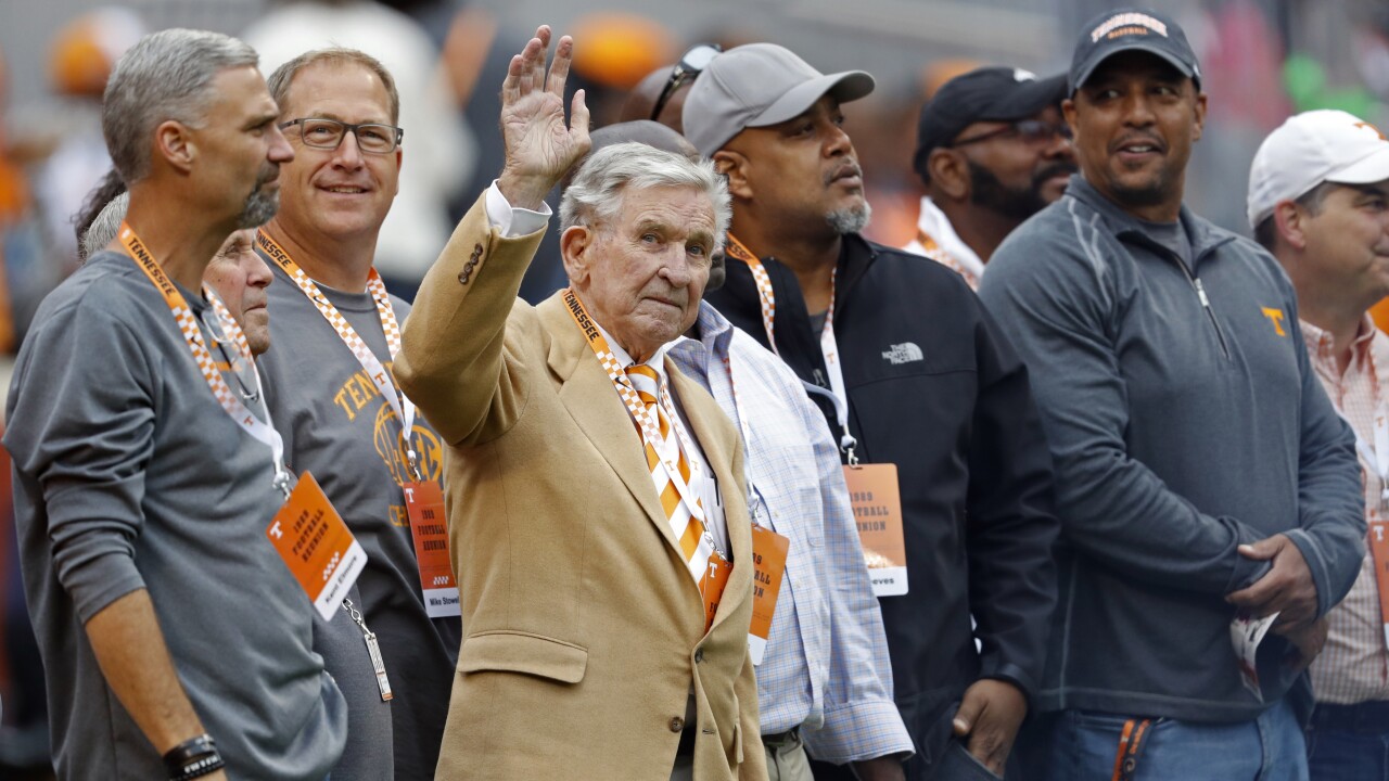 Legendary Ut Football Coach Johnny Majors Dead At 85