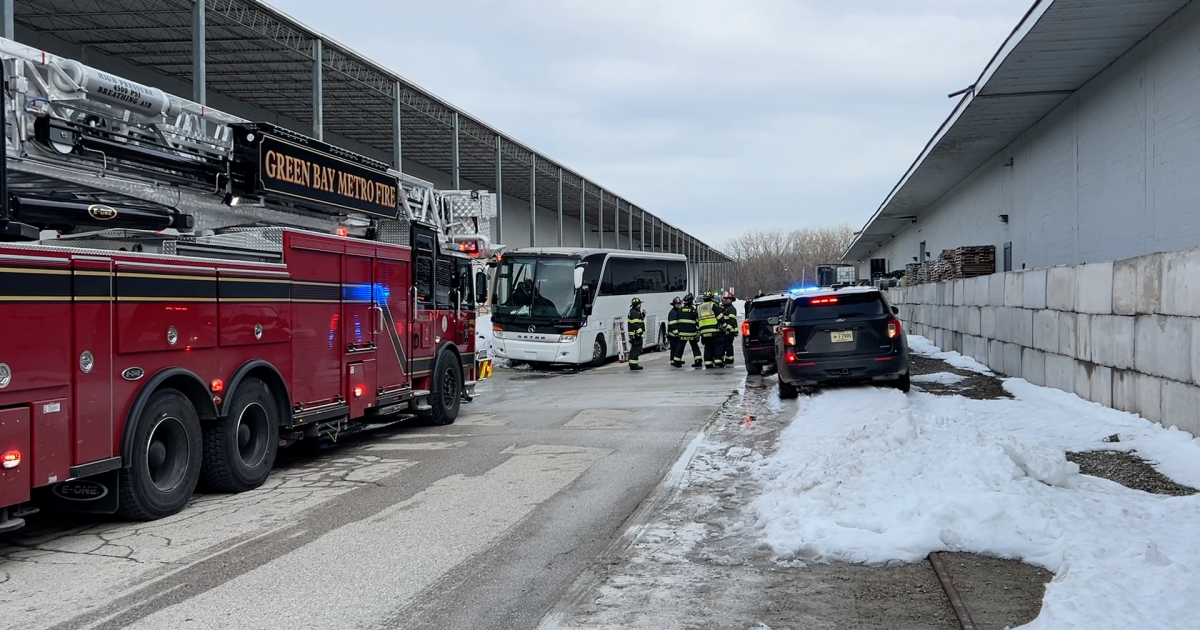 33 of 54 passengers injured as bus traveling from Chicago crashes in Green Bay