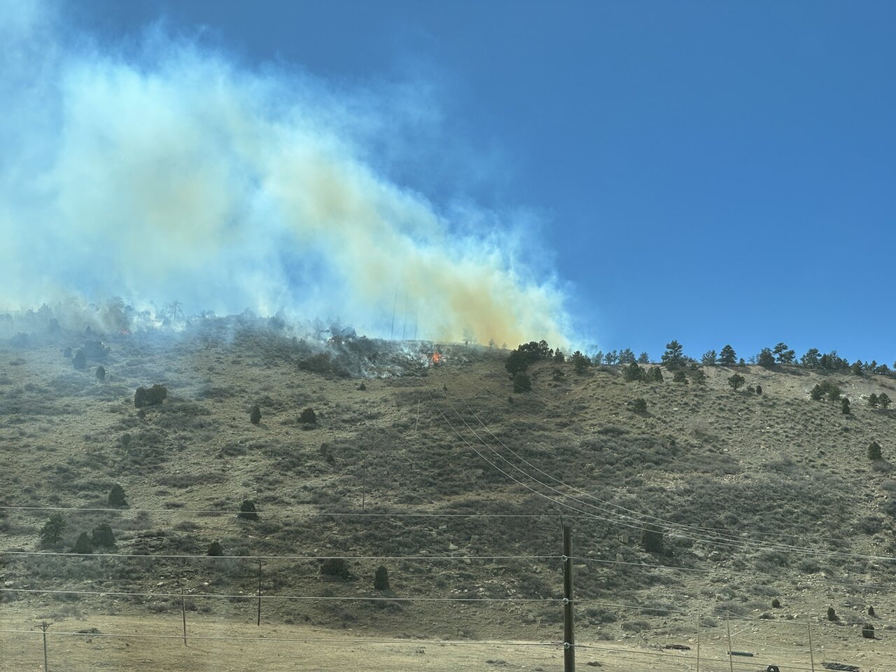 brush fire on the hogback_west metro fire.jpg