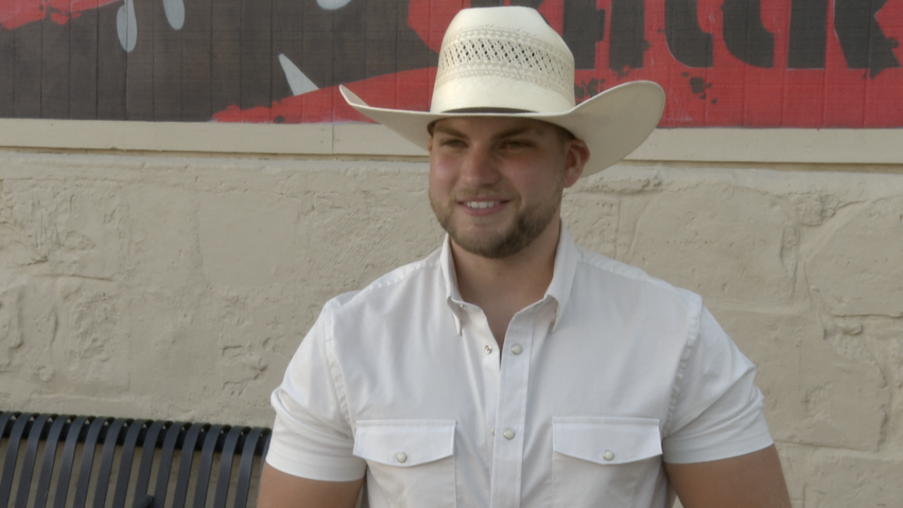 Quarterback Singer Regent Prep QB-turned country singer makes debut at Cain's