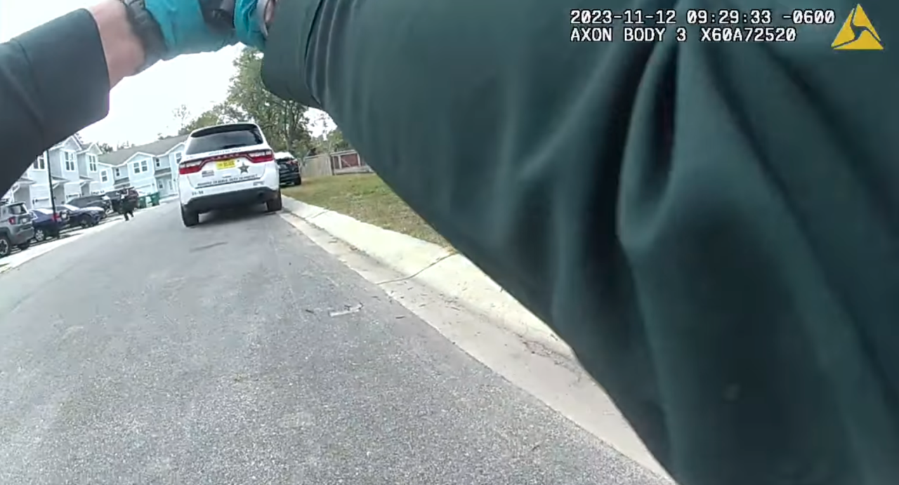 Deputy Jesse Hernandez body camera video moments before shooting into patrol vehicle, Nov. 12, 2023