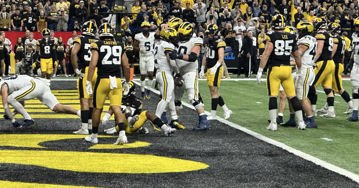 Blake Rushing Blake Corum ties Michigan's all-time rushing TD record with Anthony Thomas