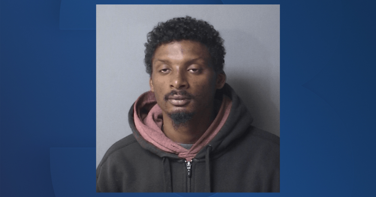 Norfolk Police search for man wanted in connection to shooting on E ...