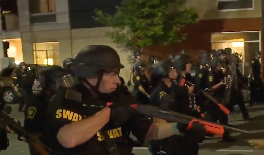 Protest_SWAT_rifle.jpg