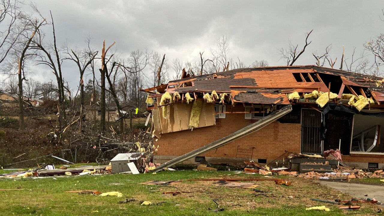 EF 3 tornado tears through Clarksville killing three people on Saturday