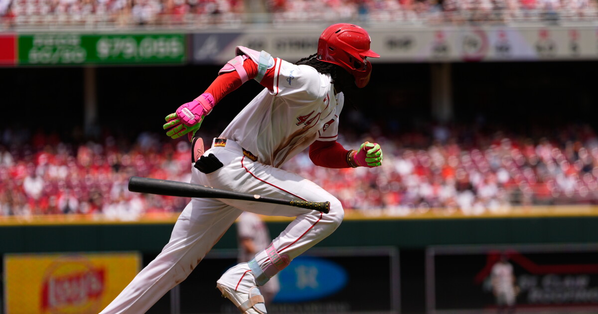 Reds place Elly De La Cruz on 10-day IL; Edwin Arroyo called up