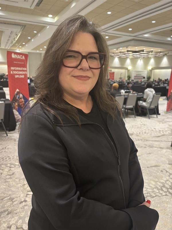 Roxanne Walczak, prospective homebuyer