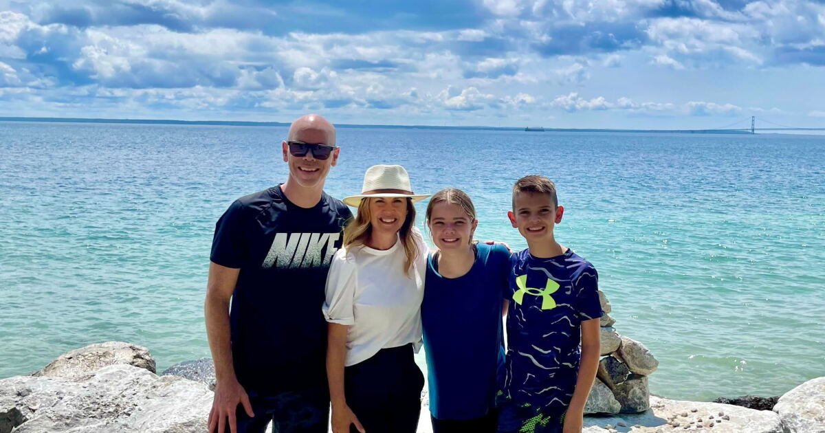 Lexington teacher survives double-lung transplant and yearlong hospitalization - Vimarsana News