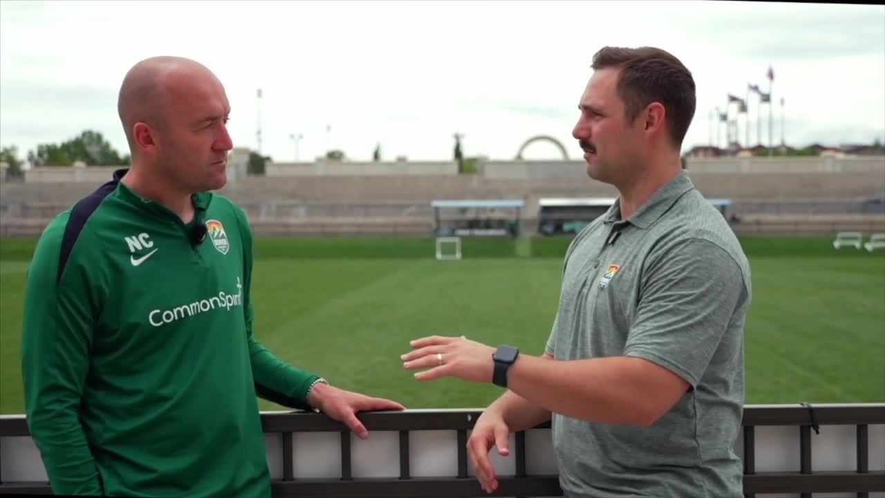 Nick Cushing talks with Nick Rothschild.jpg