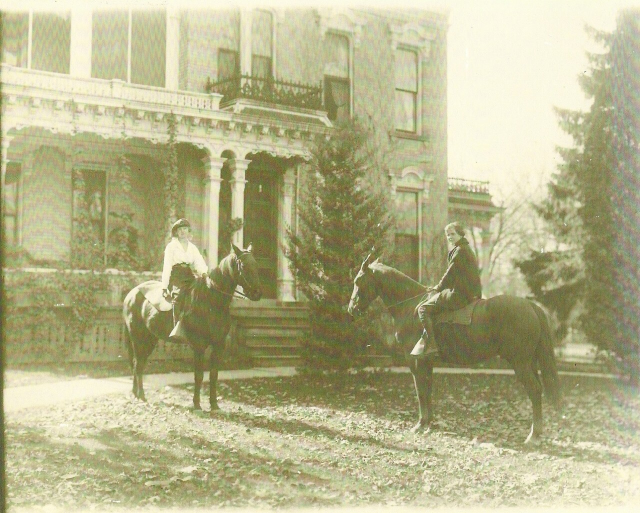 Ida Mary Hicks Fellows (L) Joan Hicks Frost (R)