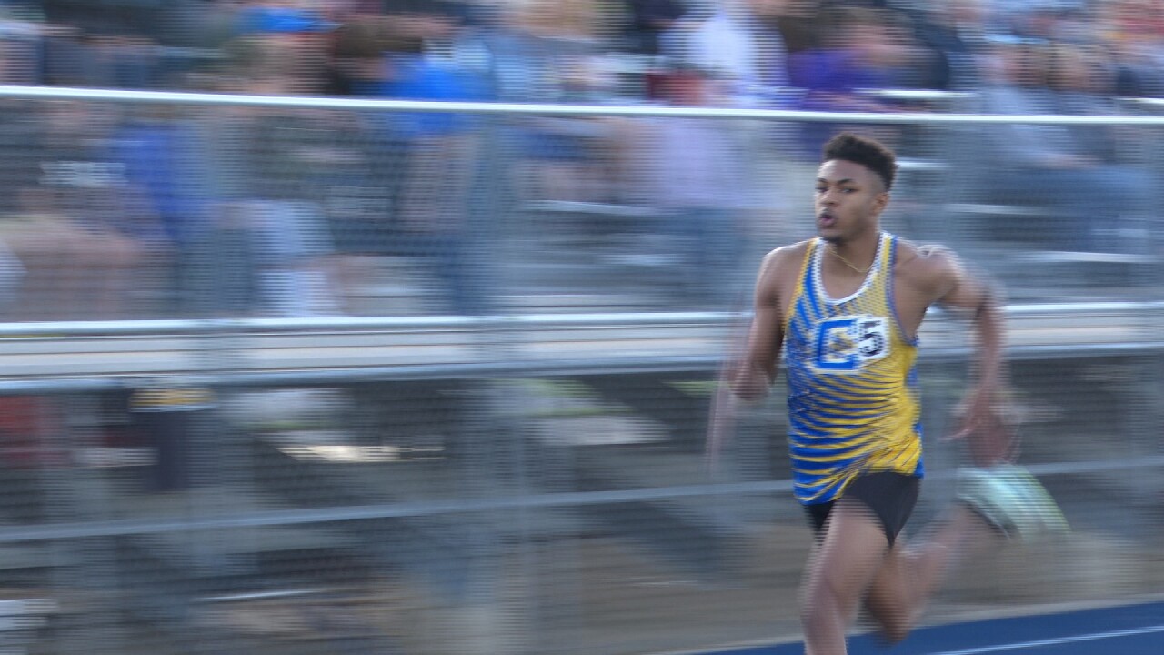 Onwunili running the 200m dash