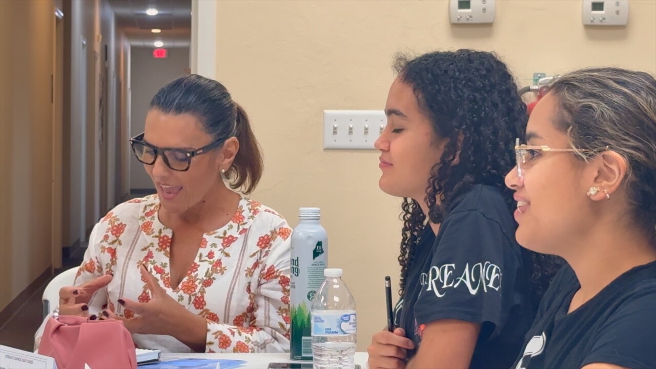 Gulf Coast Literary Council students learning English.