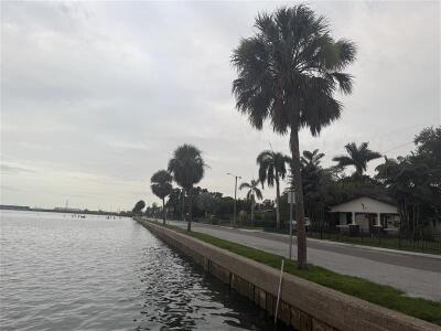Palmetto Beach seawall