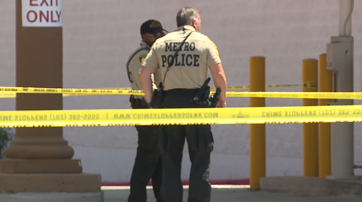 Shooting at Smith's grocery store shocks Las Vegas neighborhood