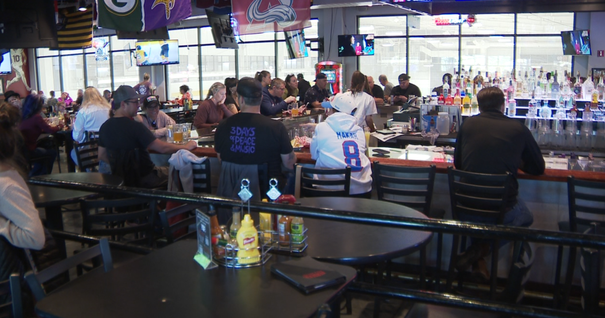 Denver metro hockey bars gear up for second round of NHL playoffs
