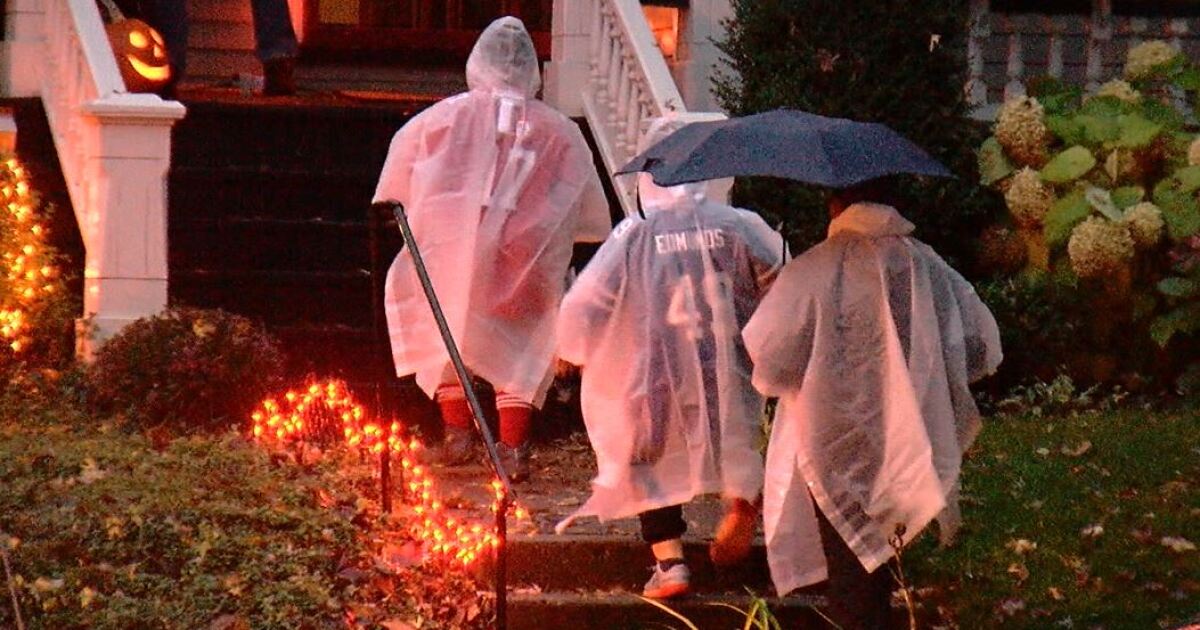 List 2021 trick or treat times in Acadiana