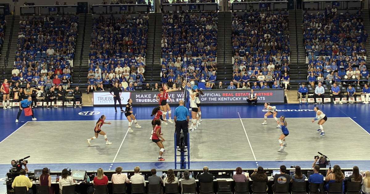 No. 4 Kentucky Volleyball Pulls No Punches, beating No. 3 Louisville, 3-1