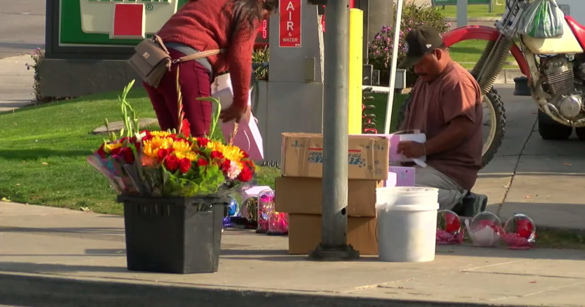 Residents react after flower vendor beat up, robbed of 300