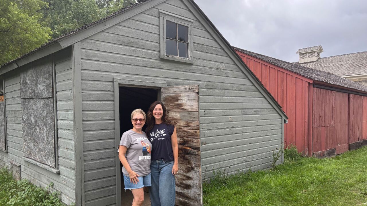Erin & Sue at the Coop
