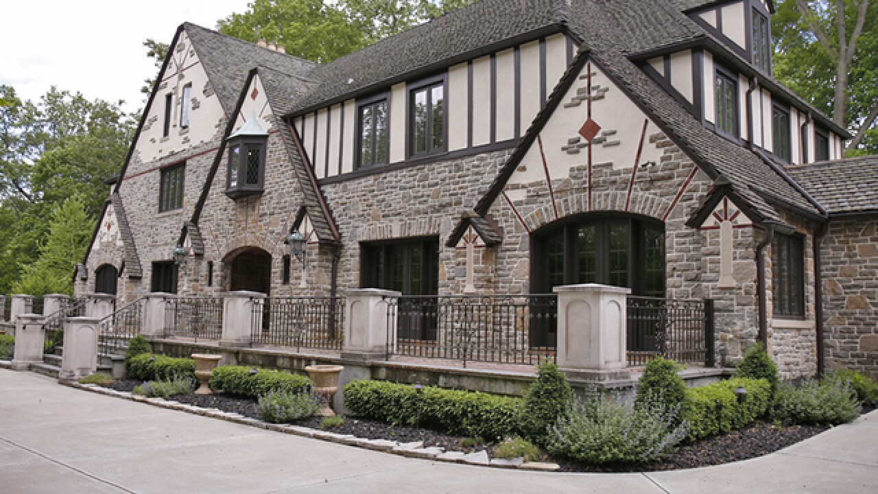 Home Tour Stone Cliff A Hyde Park Tudor Mansion Combines Old