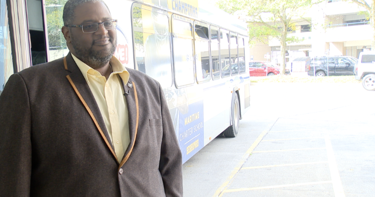 Hero bus driver says, 'she was right at my door' ten years after Buffalo rescue - Vimarsana News