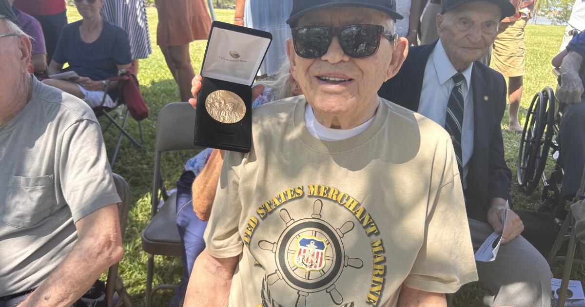World War II merchant mariner from Vero Beach receives highest honor for service - Vimarsana News