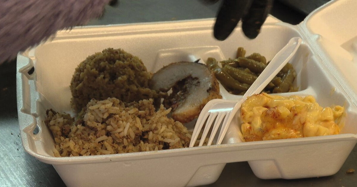 300 Thanksgiving meals given away for free in Jeanerette - Vimarsana News