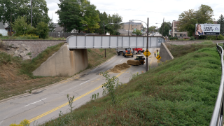 de pere bridge hay bales