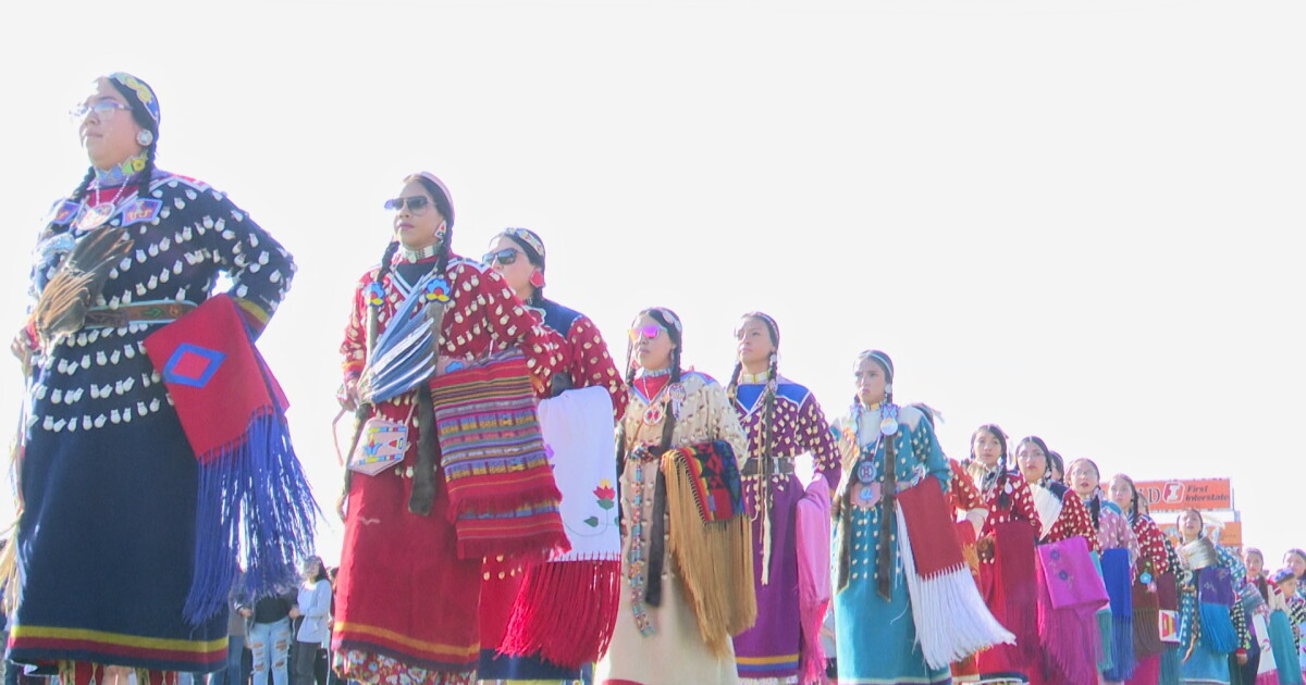 Feathers and roaches: Hardin school hosts powwow honoring community - Vimarsana News