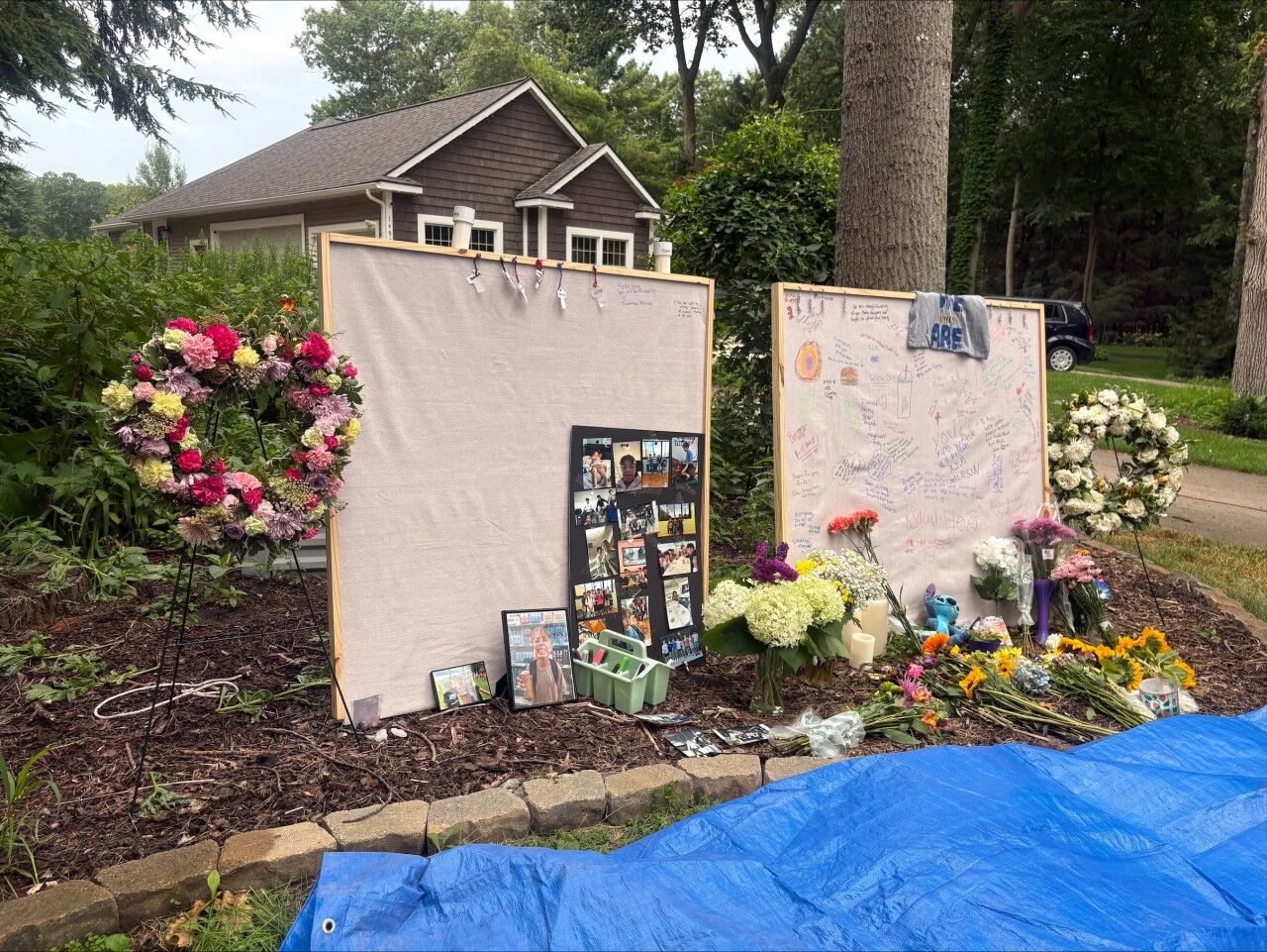 MEMORIAL PHOTO.