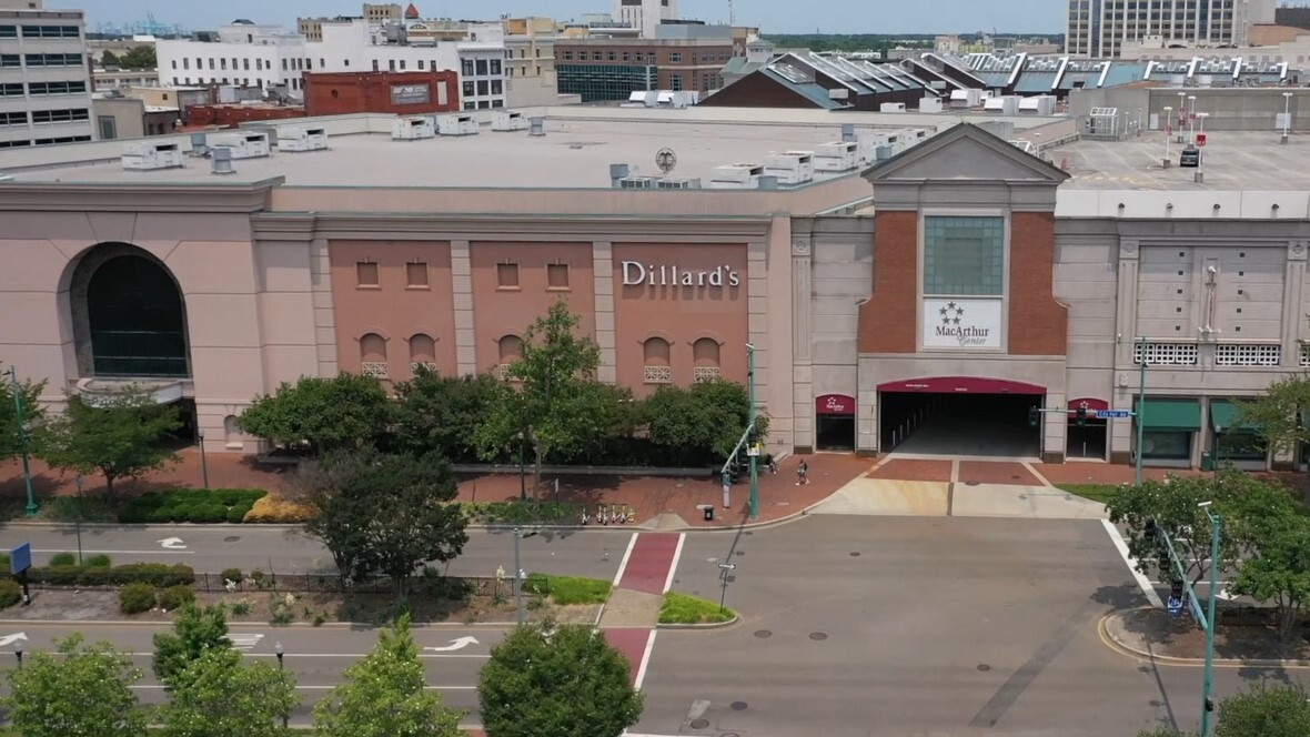 Dillard's at MacArthur Mall