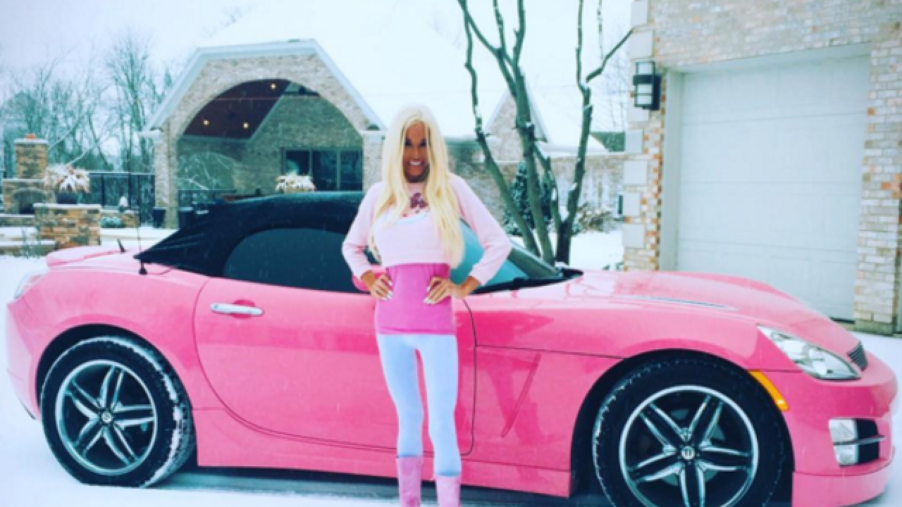 Real Life Barbie Says She S Too Hot To Work After 80k Plastic Surgery Unilad