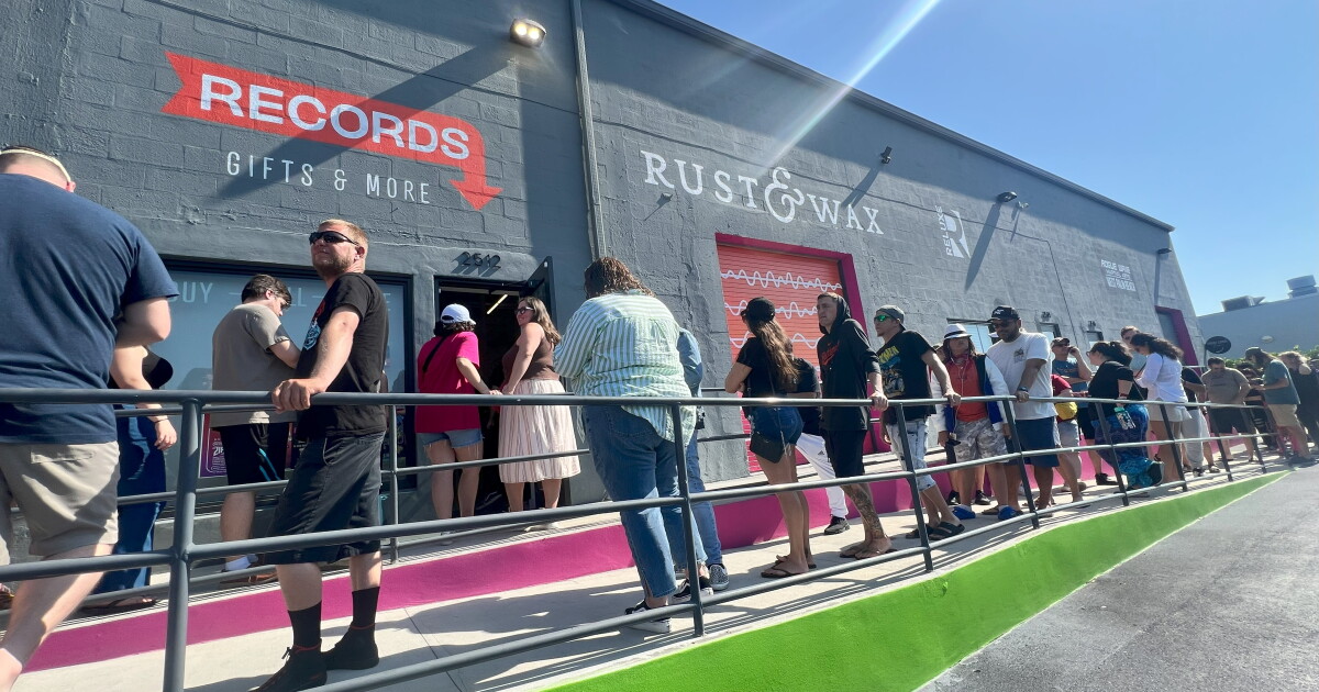 Record Store Day at West Palm Beach business draws big crowd - Vimarsana News