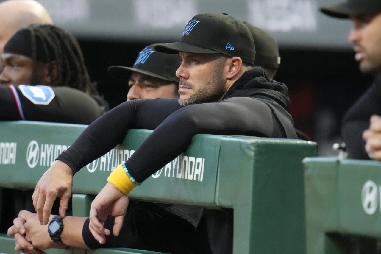 Miami Marlins manager Skip Schumacker stands in dugout during first inning at Pittsburgh Pirates, Sept. 29, 2023
