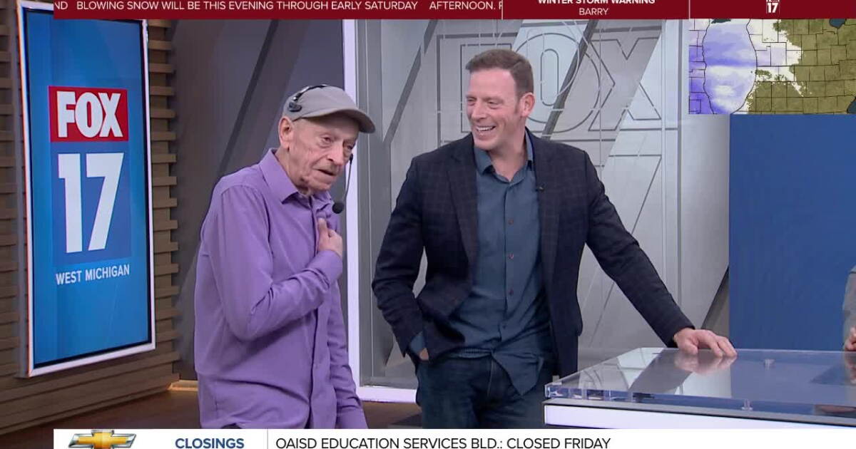 Familiar faces return to FOX 17 for Mike Davis send-off - Vimarsana News