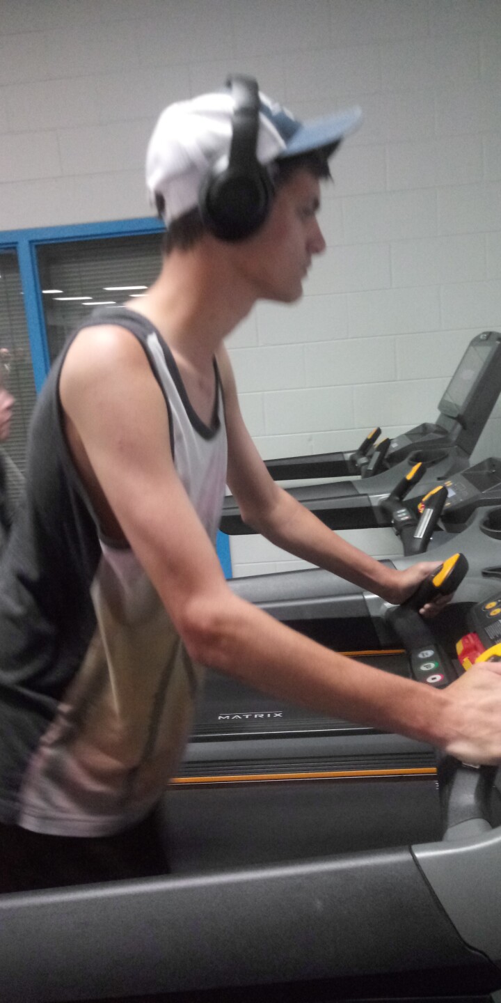 Andrew_Allen_on_treadmill.jpg