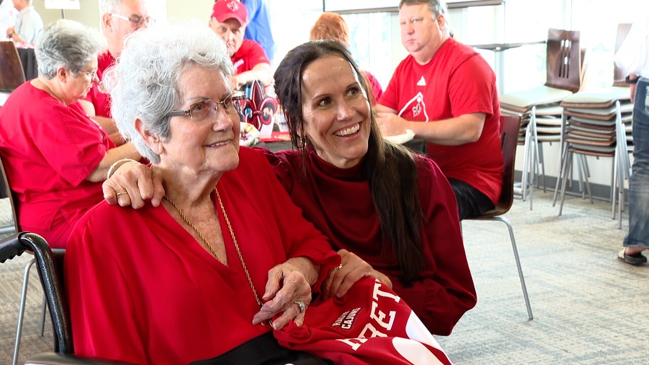 Alyson Habetz and mom.jpg