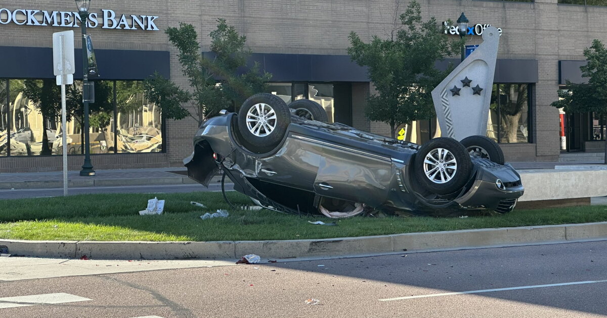 One person in hospital after rollover in downtown Colorado Springs - Vimarsana News