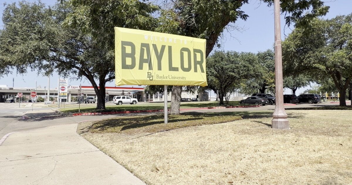 Governor Greg Abbott pushes for college students to graduate earlier