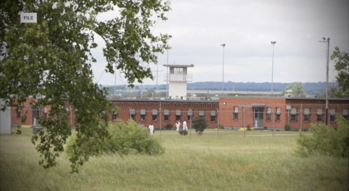 Former Central Texas inmates testify in trial over extreme prison heat