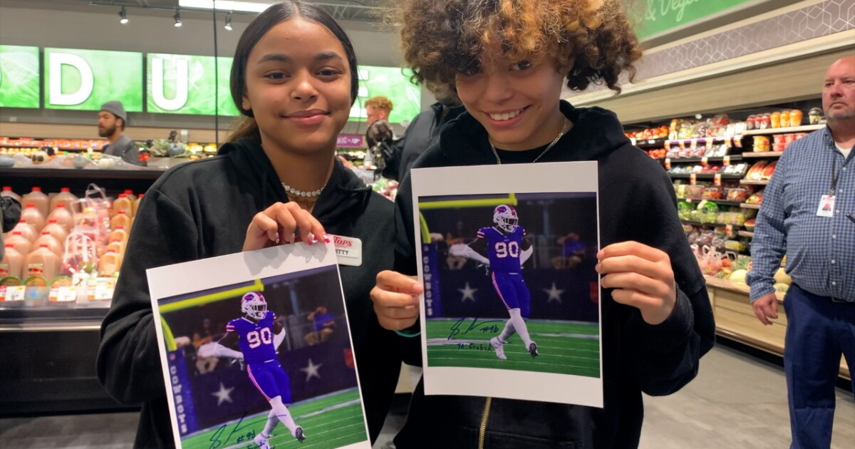 Bills player Shaq Lawson brings smiles to Jefferson Avenue community - Vimarsana News